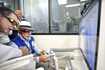 Lula conhece equipamento de saúde: crítica aos ricos (Foto: Wallison Breno/PR)