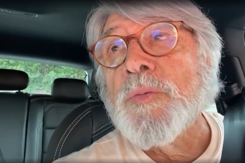Sérgio Chapelin completa 85 anos nesta terça-feira (Imagem: YouTube/Reprodução)