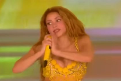 Cantora Shakira no show em Copacabana: público de 2 milhões de pessoas (IMagem: YouTube/Reprodução)