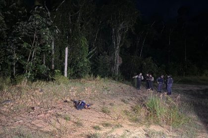 Vigilantes ouviram tiros durante o patrulhamento e encontraram a vítima (Foto: WhatsApp/Reprodução)