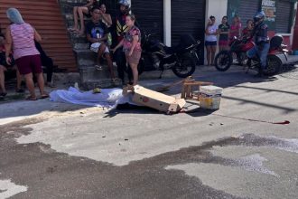 O homem identificado apenas como Gilson não resistiu e morreu no local (Foto: WhatsApp/reprodução)