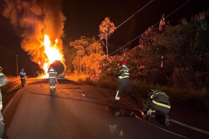 De acordo com o Corpo de Bombeiros, a principal preocupação da equipe era evitar uma explosão (Foto: WhatsApp/Reprodução)