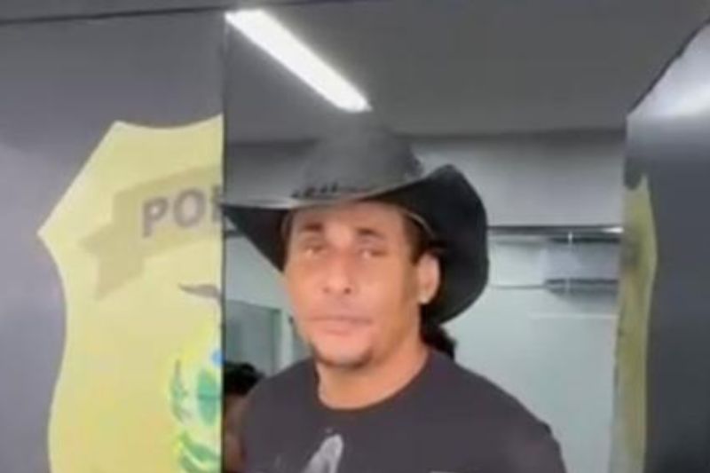 Ao ser conduzido para exame de corpo de delito, o suspeito negou envolvimento no crime (Foto: WhatsApp/Reprodução)