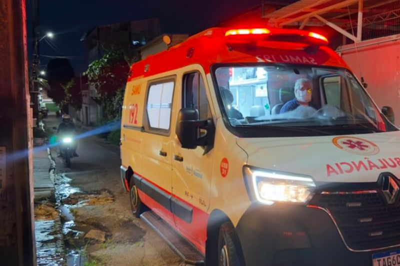 A vítima foi socorrida pelo Samu e levada ao hospital (Foto: WhatsApp/Reprodução)