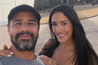 Alberto Cowboy e Priscilla Monroy brigaramn em hotel (Foto: Instagram/Reprodução)