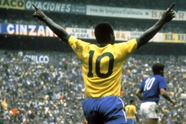 Camisa 10 de Pelé será leiloada. Lance mínimo é de R$ 30 milhões (Foto: CBF/Divulgação)