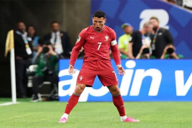 Cristiano Ronaldo desencantou na Copa e fez dois gols na vitória sobre o Uzbequistão (Foto: Fifa World Cup Media/X)
