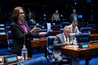 Senadora Damares Alves foi relatora do projeto e deu parecer favorável (Foto: Carlos Moura/Agência Senado)