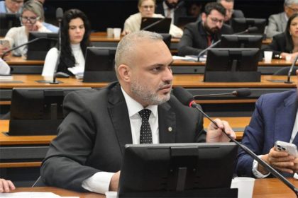 Deputado Marcos Tavares diz que objetivo é impor limites objetivos e mecanismos de controle para saque de dinheiro (Foto: Agência Câmara)