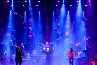 Orquestra e guitarra tornam o rock mais clássico na Série Encontro das Águas (Foto: Divulgação)