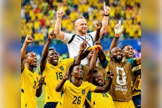 Jogadores equatorianos festejaram classificação após vitória sobre aAlemanha (Foto: Fifa World Cup Media/X)