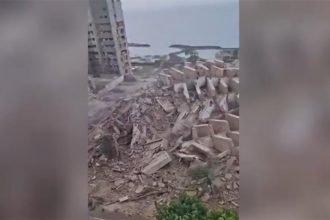 Escombros de prédios que desabaram em Caracas: ao menos 40 mil pessoas estão desaparecidas (Imagem: YouTube/Reprodução)