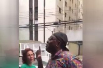 Luan Araújo e a então de´putada Carla Zambelli em outubro de 2022: jornalista não pagou multa (Imagem: WhatsApp/Reprodução)