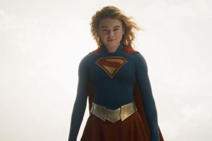 Atriz Milly Alcock é a Supergirl no primeiro filme da heroína (Imagem: Trailer/Reprodução)