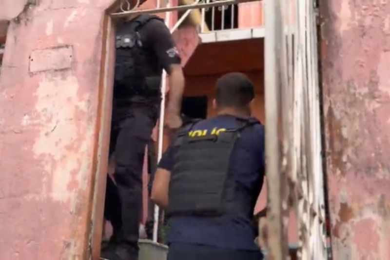 Além deles, foi preso também um outro homem suspeito de integrar o esquema criminoso voltado para roubos em condomínios de luxo em Manaus (Foto: WhatsApp/Reprodução)