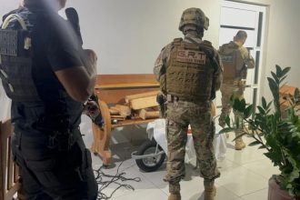 A ação policial visa desarticular a facção venezuelana Tren de Aragua no Brasil (Foto: Divulgação/PCRR)