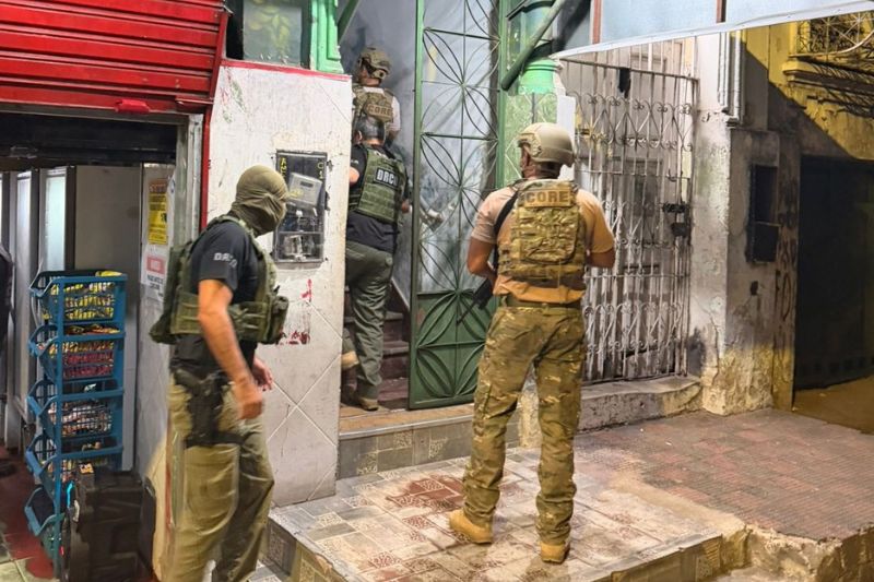 Segundo a Polícia Civil, o homem também atua como armeiro e era um dos alvos da Operação Rota do Norte (Foto: WhatsApp/Reprodução)