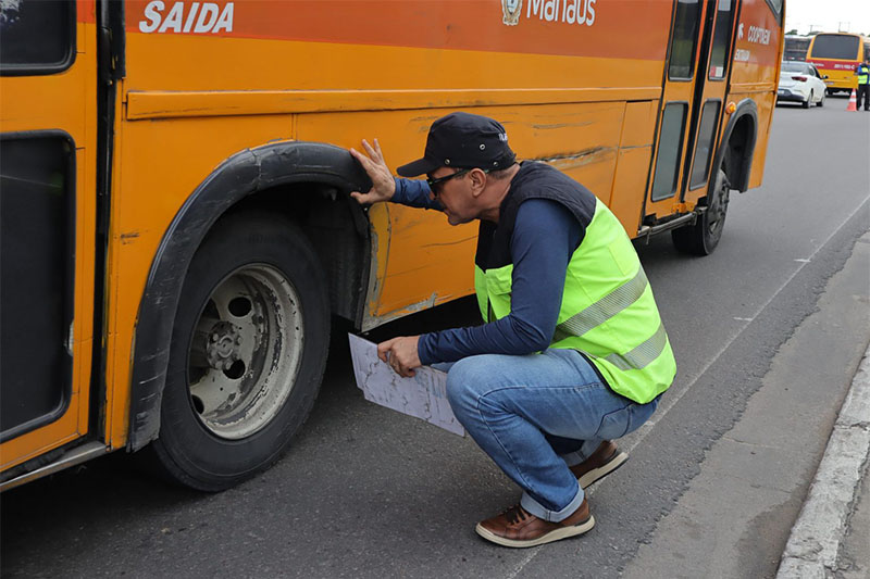 Agente do IMMU em fiscalização de 'Amartelinho': controle de segurança do transporte (Foto: IMMU/Divulgação)
