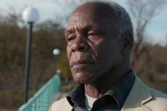 Ator Danny Glover revelou que se mantém na ativa mesmo enfrentando o Alzheimer (Foto: @dannyglover/Instagram)