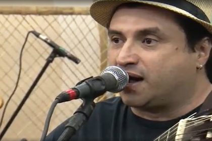 Cantor Júnior Rodrigues volta ao palco do Teatro Amazonas com show de samba (Imagem: Globoplay/YouTube/Reprodução)
