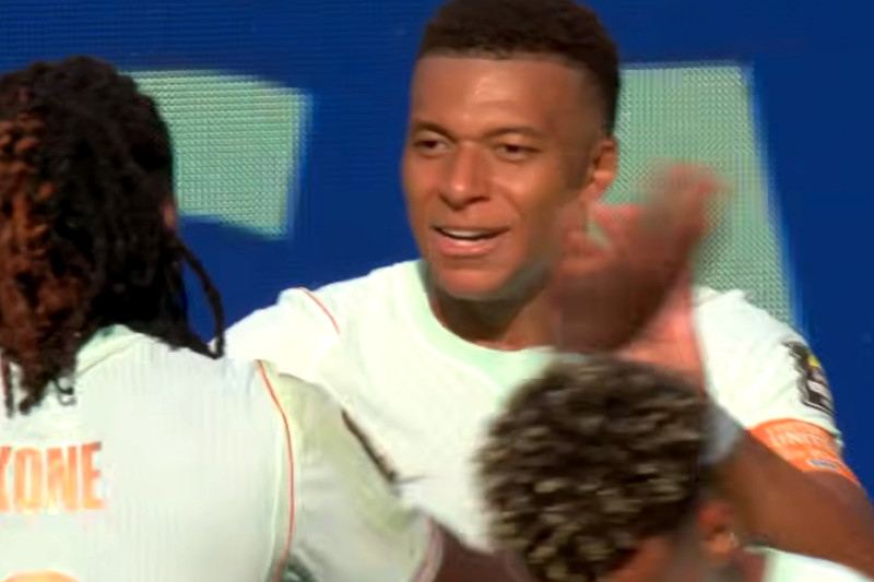 Mbappé disputa com o arghentino Lionel Messi a artilharia da Copa, ambos têm 8 gols (Imagem: CazéTV/YouTube/Reprodução)