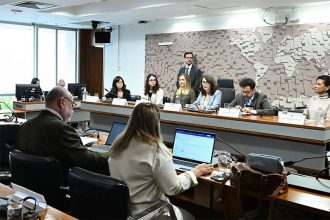 Debatedores defenderam ações para proteger jornalistas nas eleições (Foto: Geraldo Magela/Agência Senado)
