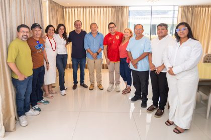 Dirigentes do PCdoB com o senador Omar Aziz: apoio à disputa do Governo do Amazonas (Foto: Assessoria/Divulgação)