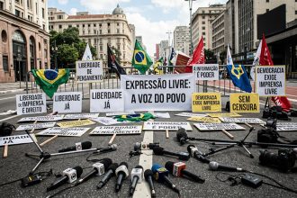 Coletivo lança plataforma na internet em defesa da liberdade de imprensa e de expressão (Imagem ilustratyiva gerada por IA/Google)
