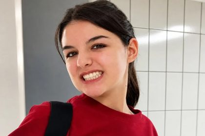 Suri Noelle retirou o sobrenome Cruise, do pai, Tom (Foto: Instagram/Reprodução)