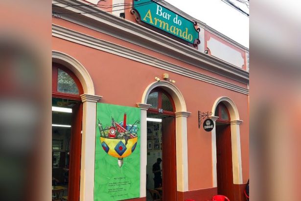 Bar do Armando é localizado localizado no Largo de São Sebastião, no Centro de Manaus (Foto: Divulgação/Facebook)