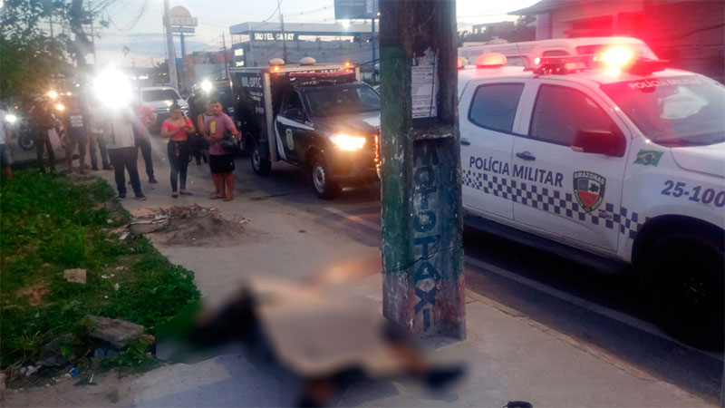 Motociclista morto