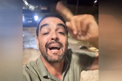 Prefeito Aurélio Ramos de Oliveira Neto em cena do vídeo em que critica elementos de ritual de matriz afgricana deixados na rua (Imagem: Facebook/Reprodução)