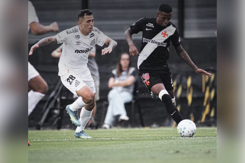 O Santos superou o Vasco e deixou a zona de rebaixamento do Brasileirão (Foto: Matheus Lima/Vasco)