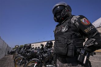 Policiais farão patrulhamento a pé, com motos e viaturas nos bairros de Manaus (Foto: Secom/Gov. AM)