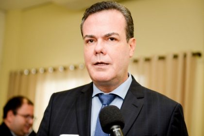 Jornalista e radialista, Henrique Oliveira construiu carreira política em Manaus desde os anos 2000 (Foto: Divulgação)