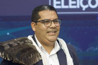 Isael Munduruku é uma liderança indígena e concorre ao governo do Amazonas pela primeira vez (Foto: Divulgação)
