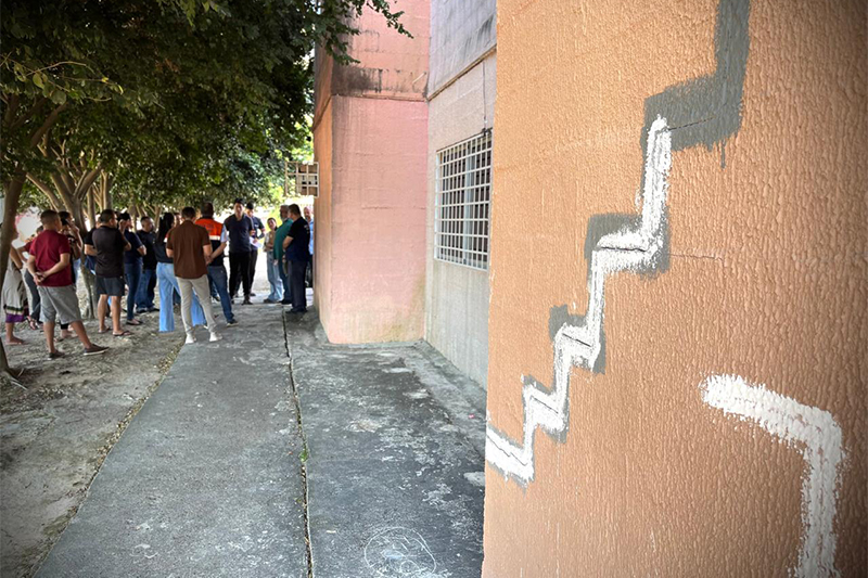 Construtora afirma que rachaduras não representam risco de desabamento do prédio (Foto: Thamires Clair/Divulgação)