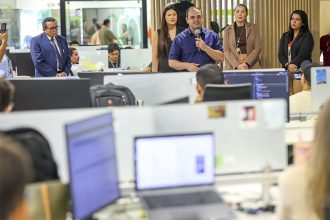 Governador Roberto Cidade conversou com alunos da FPFTech (Foto: Assessoria/Divulgação)