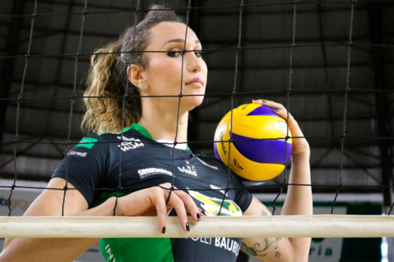 Tifanny pode ser excluída do vôlei feminino com nova regra da CBV (Foto: Marcelo Ferrazoli/Vôlei Bauru)