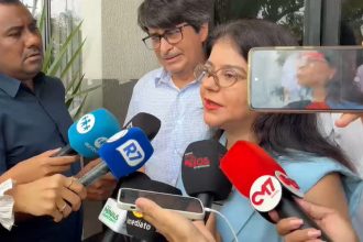A advogada Caroline Frota e Teurinho Figueiredo, pai do professor: dificuldade para registrar B.O como tentativa de homicídio (Imagem: WhatsApp/Reprodução)