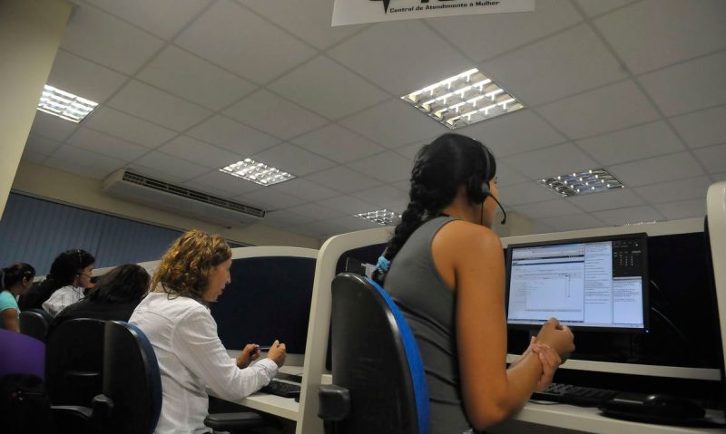 Atendimento especializado à mulher
