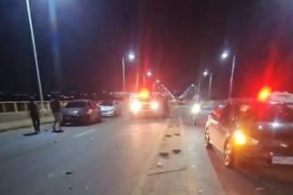 O acidente aconteceu na Ponte Rio Negro, zona oeste de Manaus (Foto: WhatsApp/reprodução)