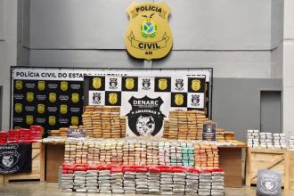 A droga vinha da Colômbia e seguia até Manaus com destino ao Rio de Janeiro  (Foto: Divulgação)