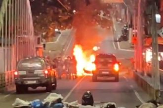 Policiais militares contiveram moradores que amaçavam linchar o suspeito (Imagem: WhatsApp/Reprodução)