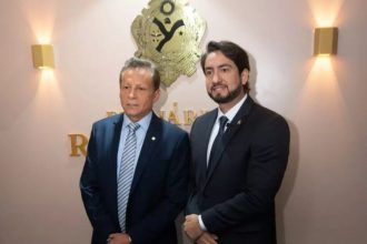 Deputado Adjuto Afonso (à esquerda da imagem) e o filho, vereador Diego Afonso (à direita) (Foto: Divulgação)