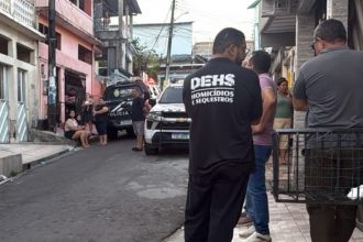 O caso aconteceu rua Alex Raiol, bairro Morro da Liberdade, zona sul de Manaus (Foto: WhatsApp/reprodução)