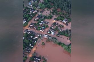 Alagação em Pelotas decorrente de temporal (Imagem: G!/YouTube/Reprodução)