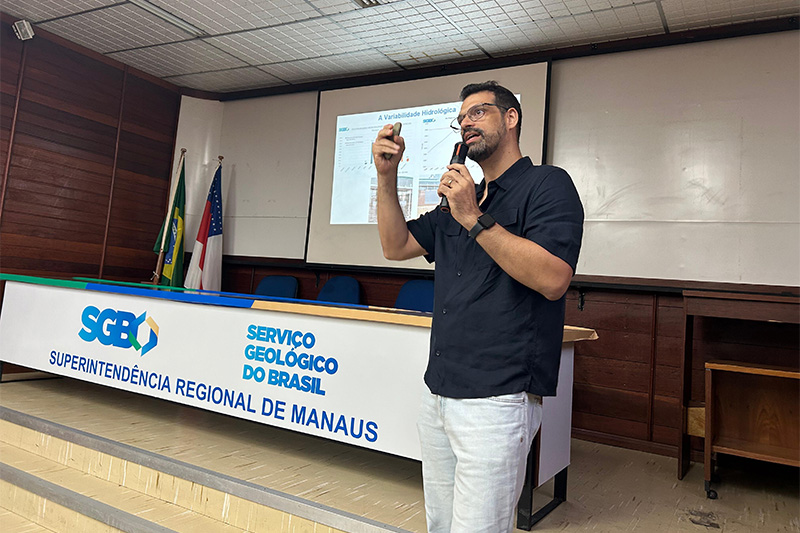 André Luis Martinelli: SGB  ainda não consegue precisar uma cota do rio com padrão de navegação. (Foto: AM ATUAL)