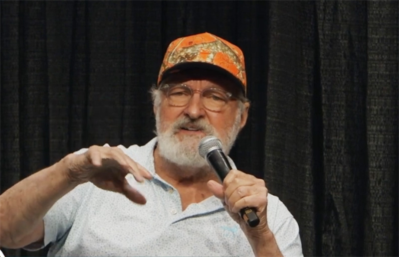 Ator Randy Quaid criticou escolha de atriz para sequência de filme sobre corrida de carros (Imagem: YouTube/Reprodução)