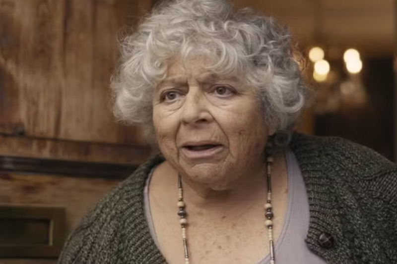 Atriz Miriam Margolyes reclamou do cachê recebido poir dois filmes em Harry Potter (Imagem: YouTube/Reprodução)